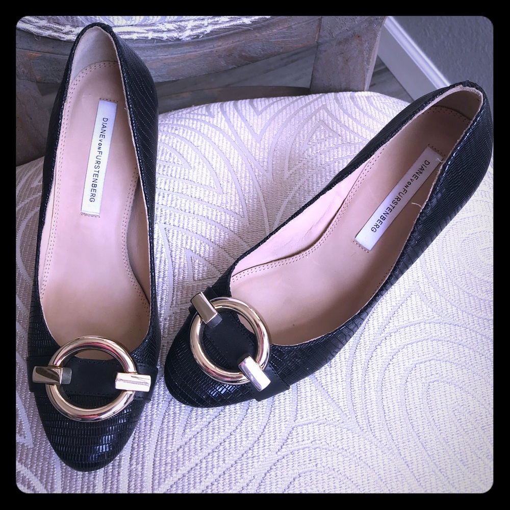 DVF black pumps